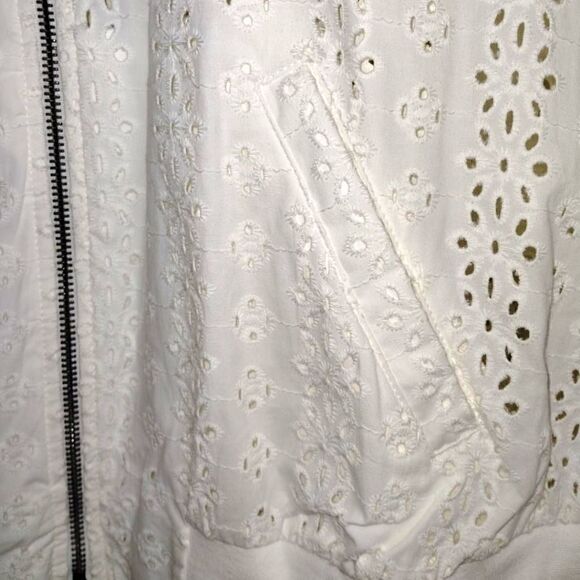Torrid Womens Jacket Sz 10 White Cream Eyelet Zip Front Summer Spring - Picture 9 of 13